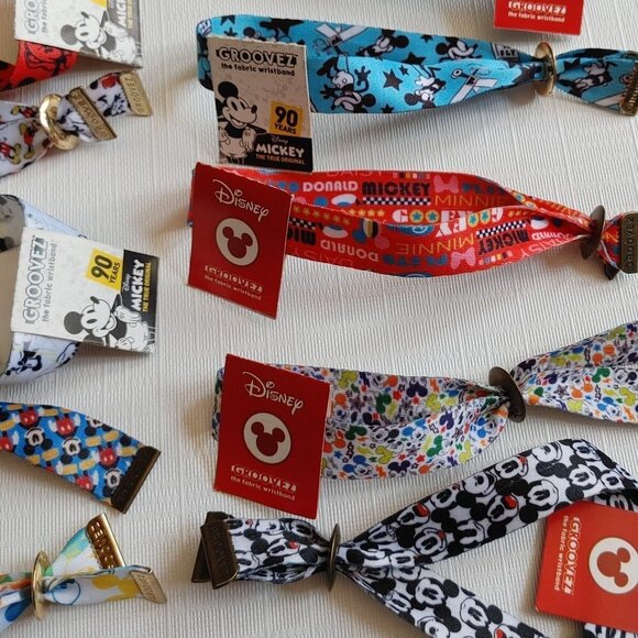 Lot of Disney Groovez Fabric Wrist Bands NWT Lof of 5 - Picture 4 of 6